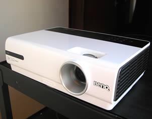 明基W600家用720P投影机