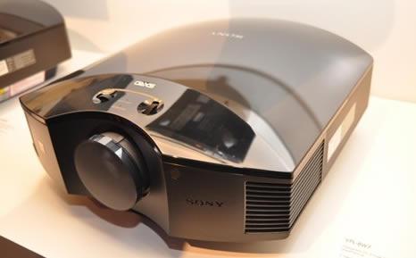 索尼VPL-HW20投影机 促销价仅为两万还送HDMI线