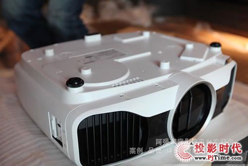 爱普生的TW8000底面